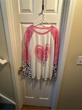 Pink Heart Raglan Long-Sleeve Top - Casual Women's Tee